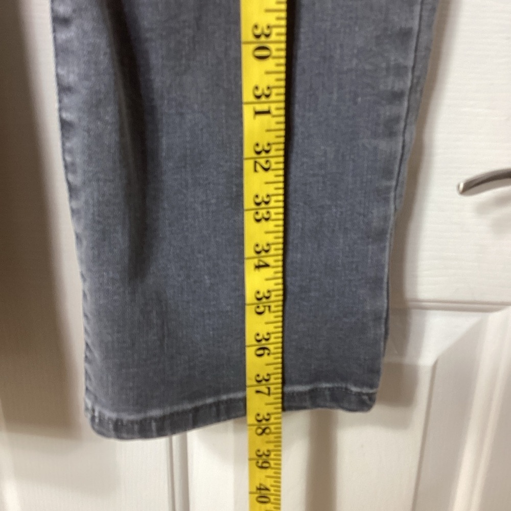 Lee Women's Straight Leg Flex Motion Gray Jeans Sz 12P - Picture 6 of 12